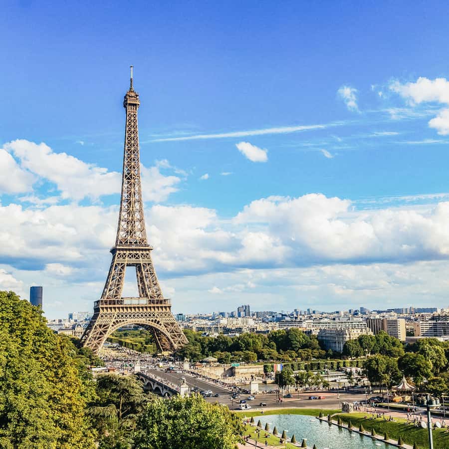 パリ：エッフェル塔の頂上または2階へのアクセス | GetYourGuide