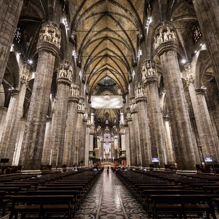 ミラノ ドゥオーモ大聖堂ツアー | GetYourGuide