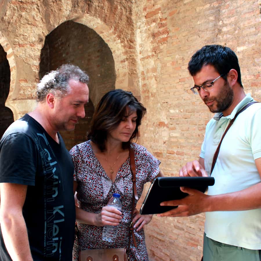 格拉纳达：阿尔罕布拉宫和纳斯里德宫私人之旅| GetYourGuide, image size:900x900