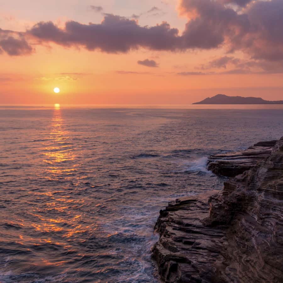 일몰을 감상하는 호놀룰루의 경치 좋은 전망대 소 그룹 투어 | GetYourGuide, image size:900x900