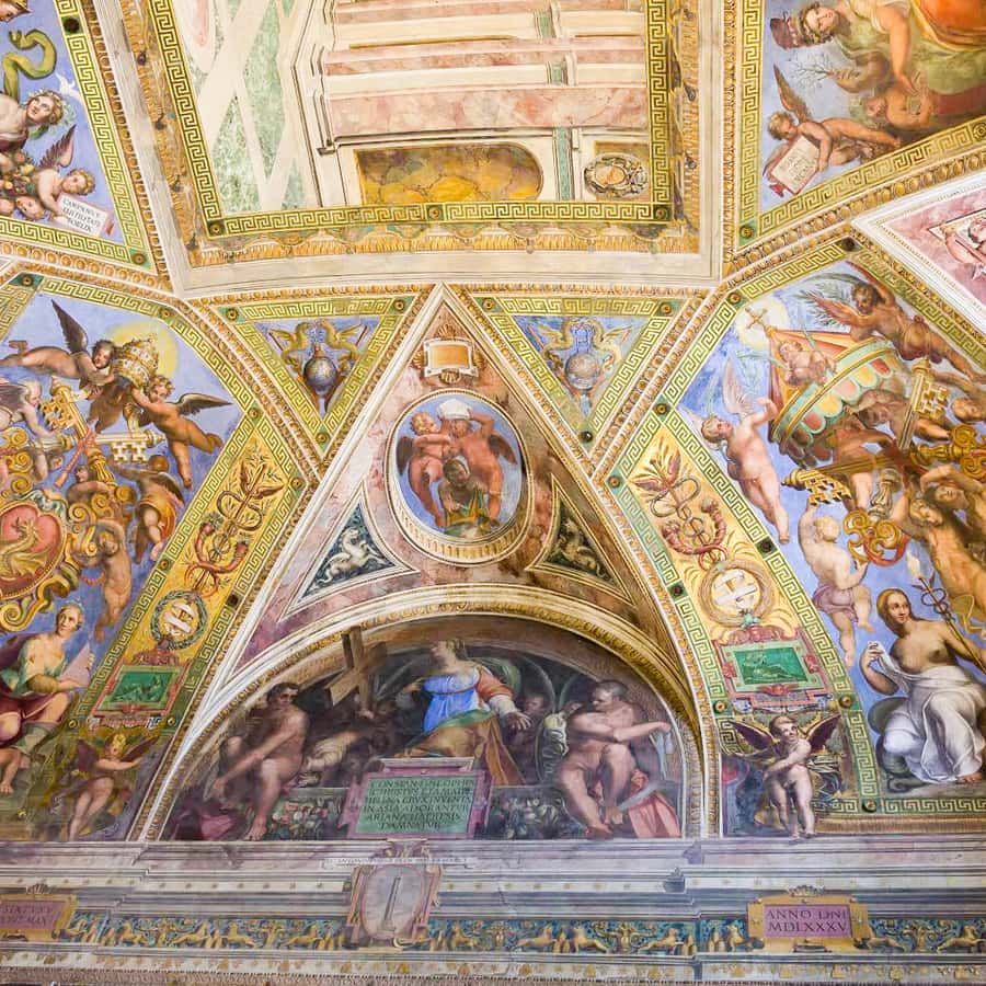 ローマ：バチカン、システィーナ礼拝堂、サン・ピエトロ大聖堂ツアー