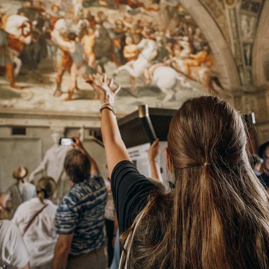 ローマ早朝のバチカン美術館とシスティーナ礼拝堂ツアー | GetYourGuide