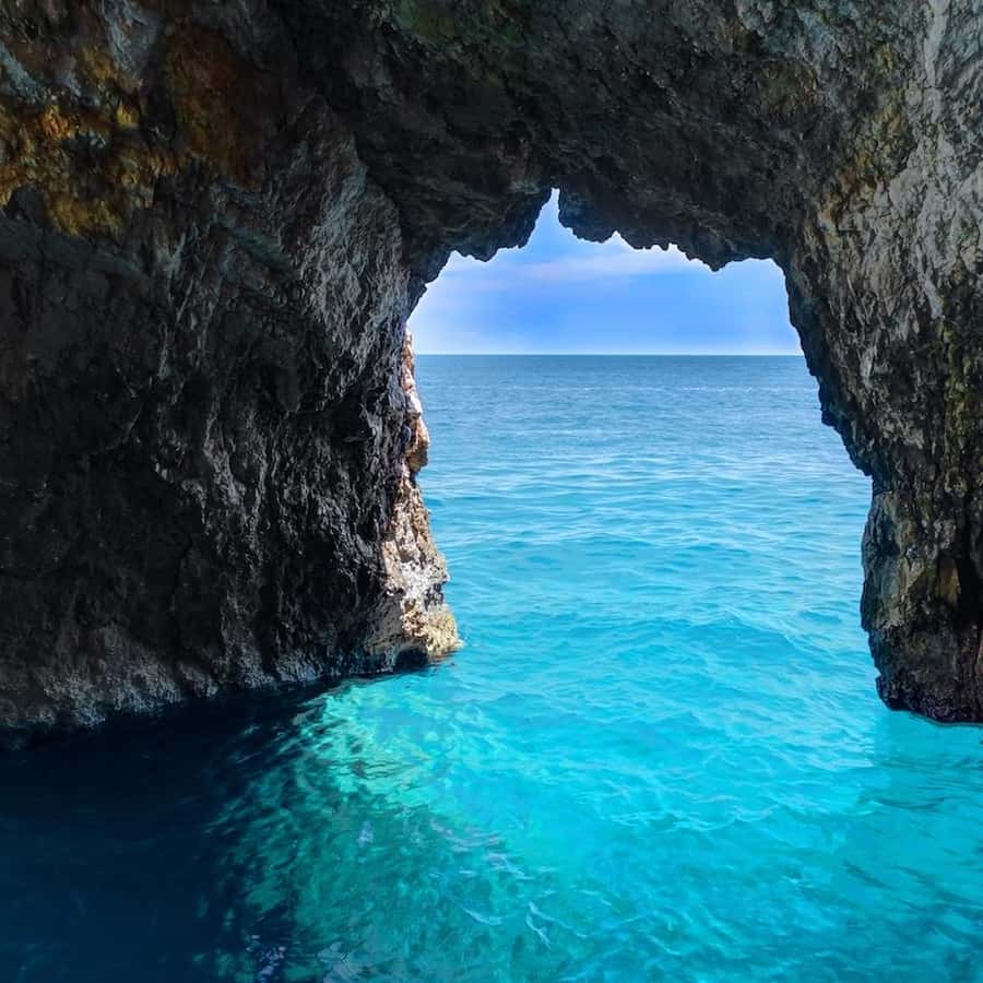 ケファロニア島発：青の洞窟ボートクルーズと難破船の写真撮影 | GetYourGuide