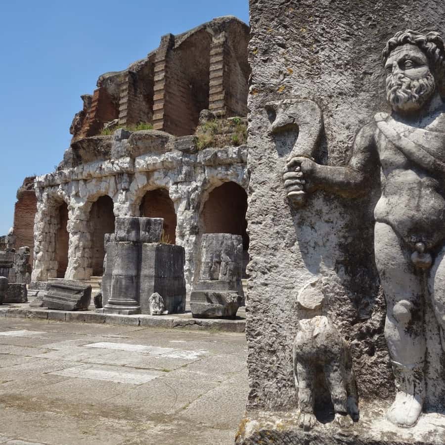 Egipto exige a Reino Unido que le devuelva la Piedra de Rosetta 200 años  después de su desciframiento Un grupo de reconocidos arqueólogos egipcios  exigió a Reino Unido la devolución de la, image size:900x900