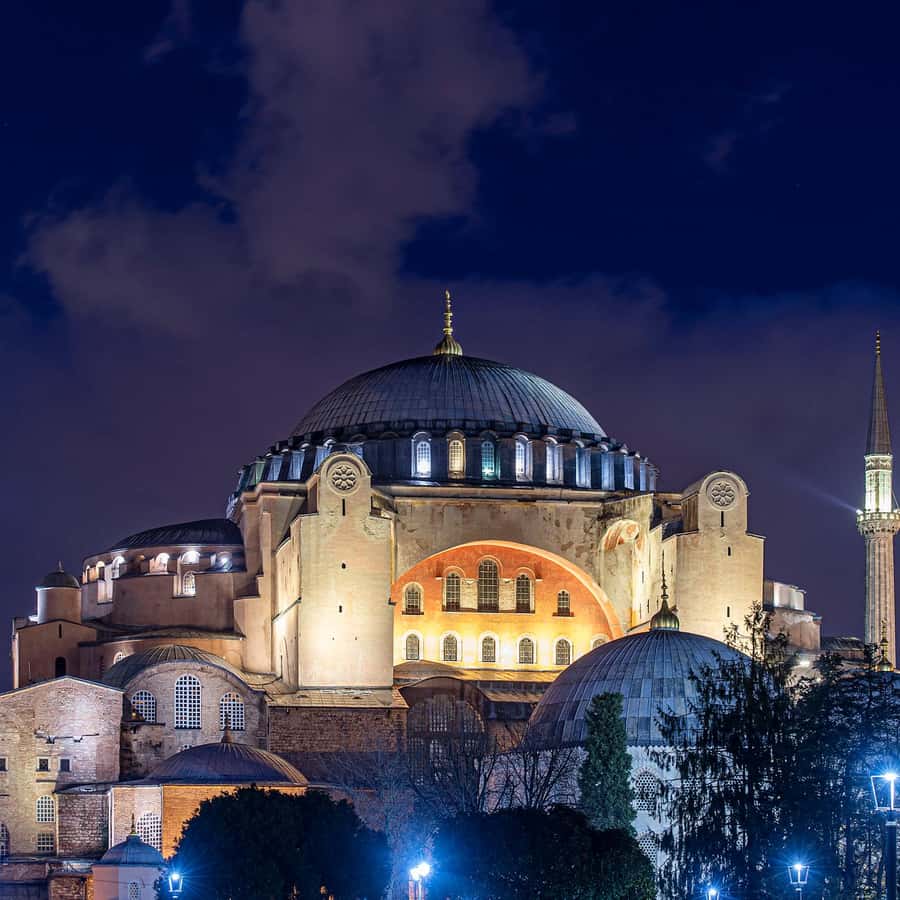 Istanbul: Tour of Hagia Sophia and Blue Mosque By Night | GetYourGuide, image size:900x900
