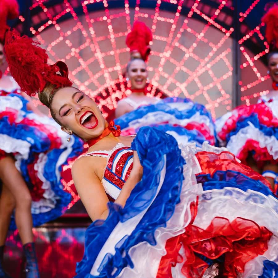 Paris : Dîner-spectacle au Moulin Rouge | GetYourGuide, image size:900x900