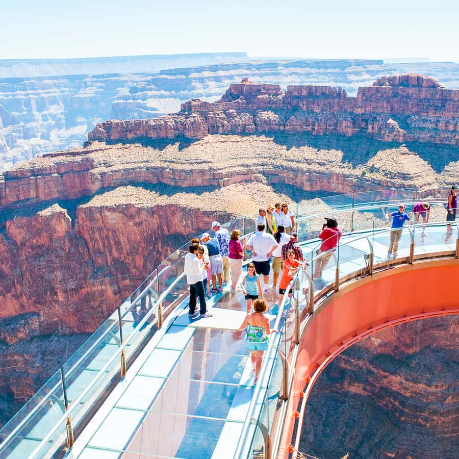 Desde Las Vegas: tour exprés en helicóptero y Skywalk del Gran Cañón |  GetYourGuide, image size:900x900