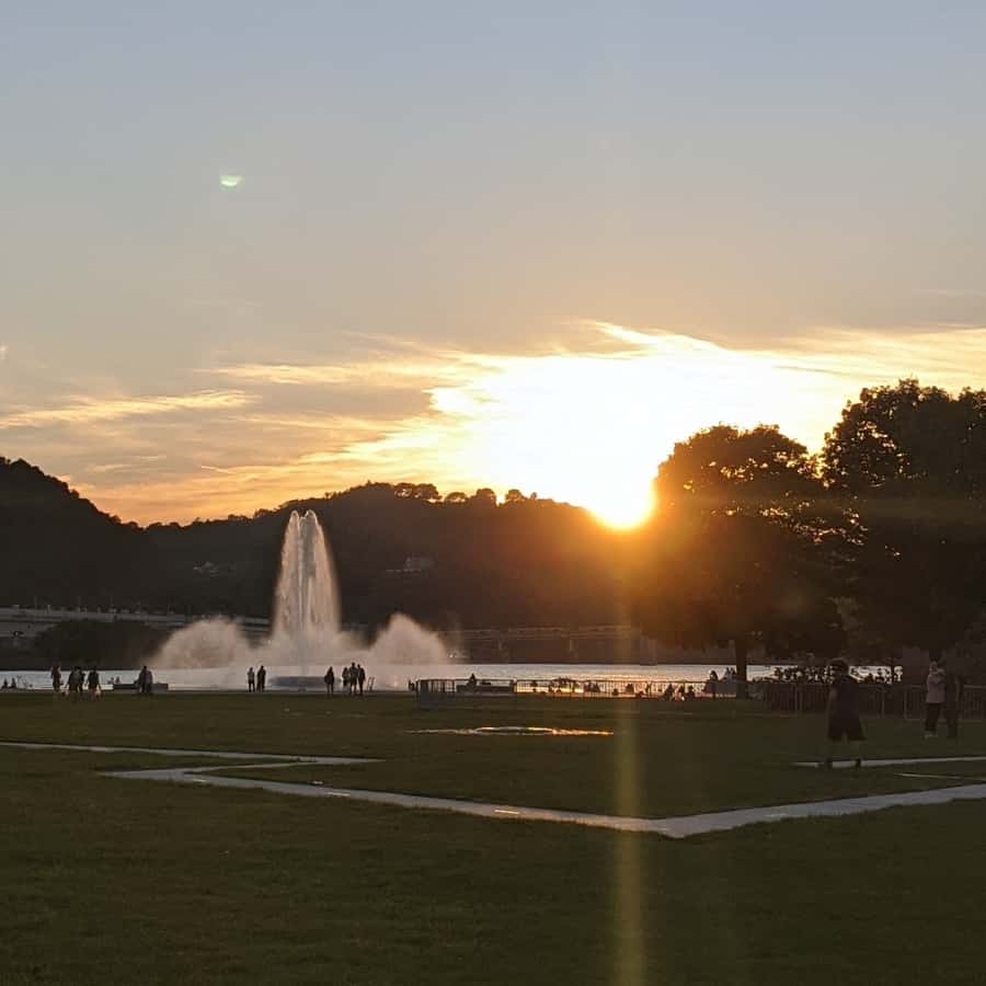 匹兹堡夕阳下的金三角步行导游游| GetYourGuide