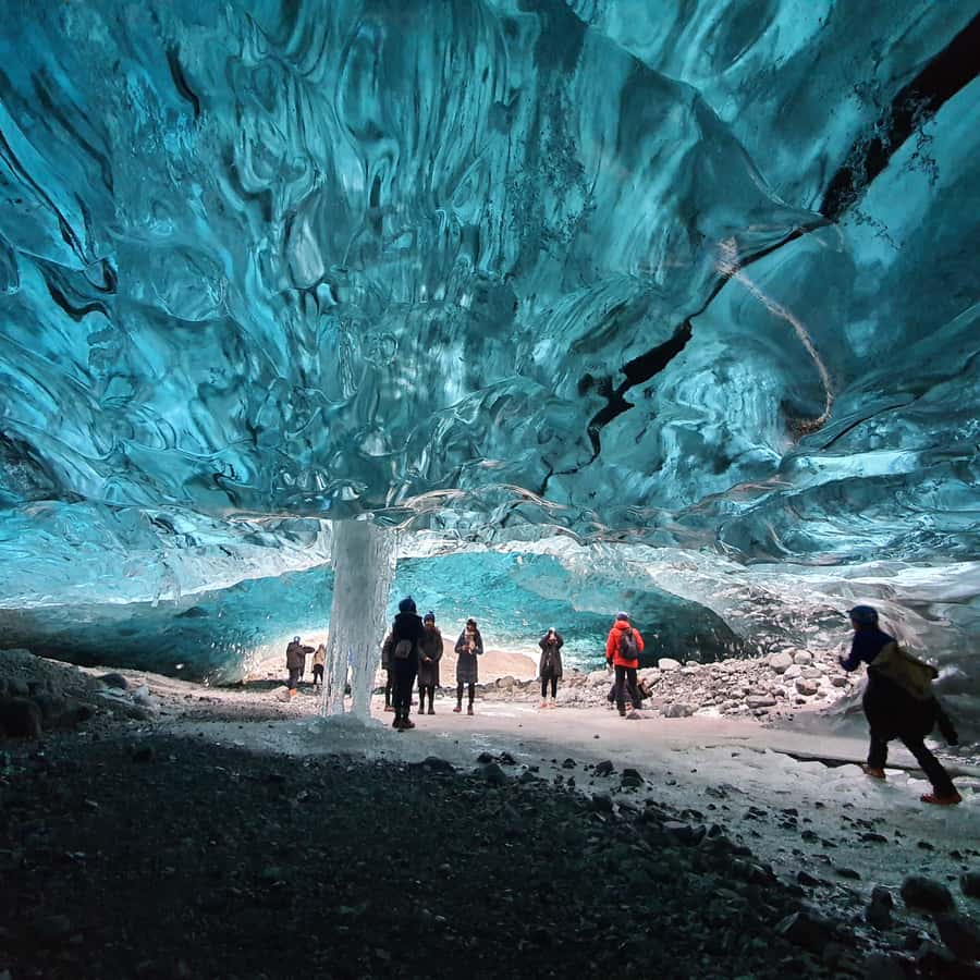 눈이 많이 쌓인 큰 얼음 동굴 사진 – Unsplash의 무료 파랑 이미지, image size:900x900