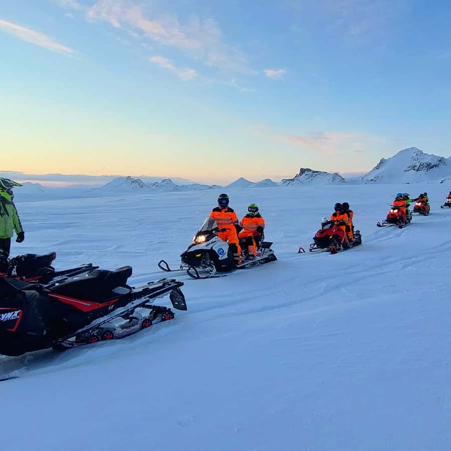 ゲイシール発：ラングヨークトル氷河でのスノーモービルアドベンチャー