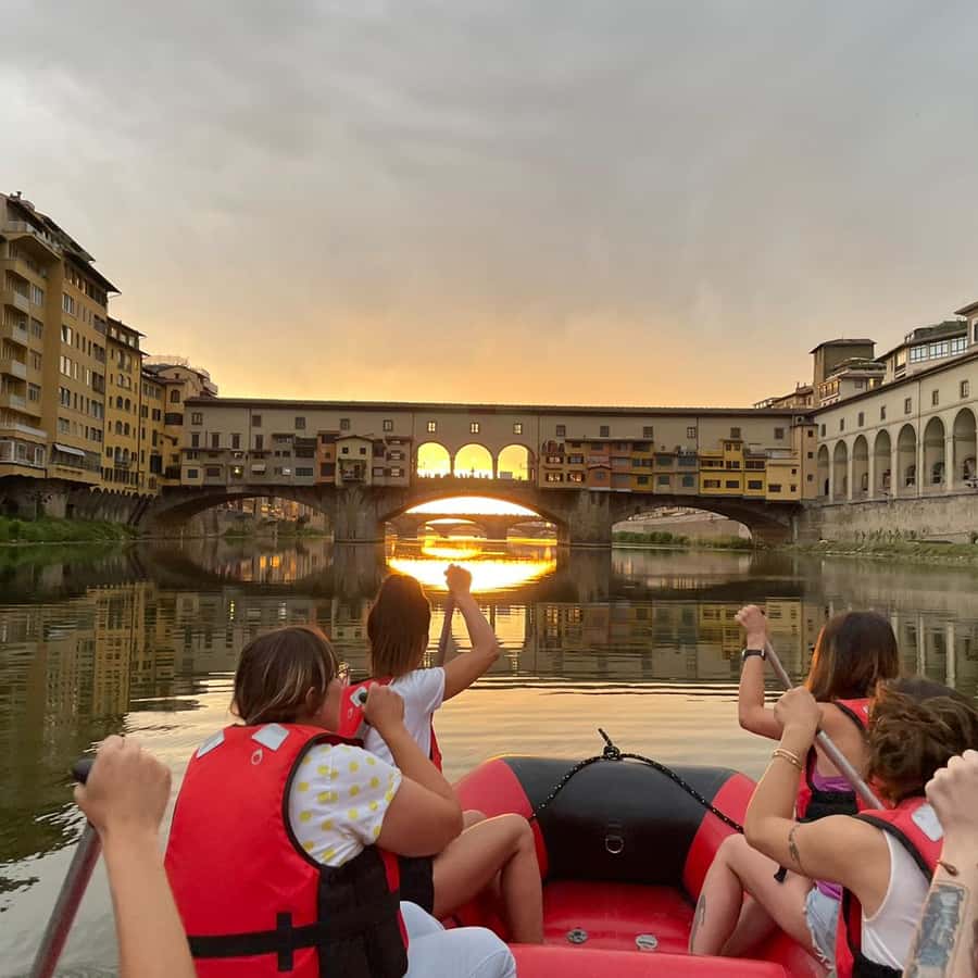 フィレンツェ：ポンテヴェッキオ橋と街の名所ラフティング クルーズ