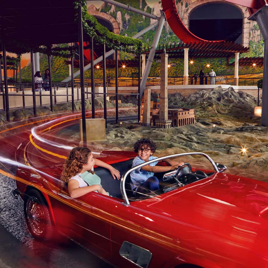 Abu Dhabi: Ticket für die Ferrari World mit kostenlosem Shuttle |  GetYourGuide, image size:900x900