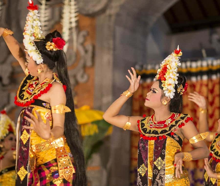 バリ島ウブド宮殿レゴンダンスショー チケット | GetYourGuide