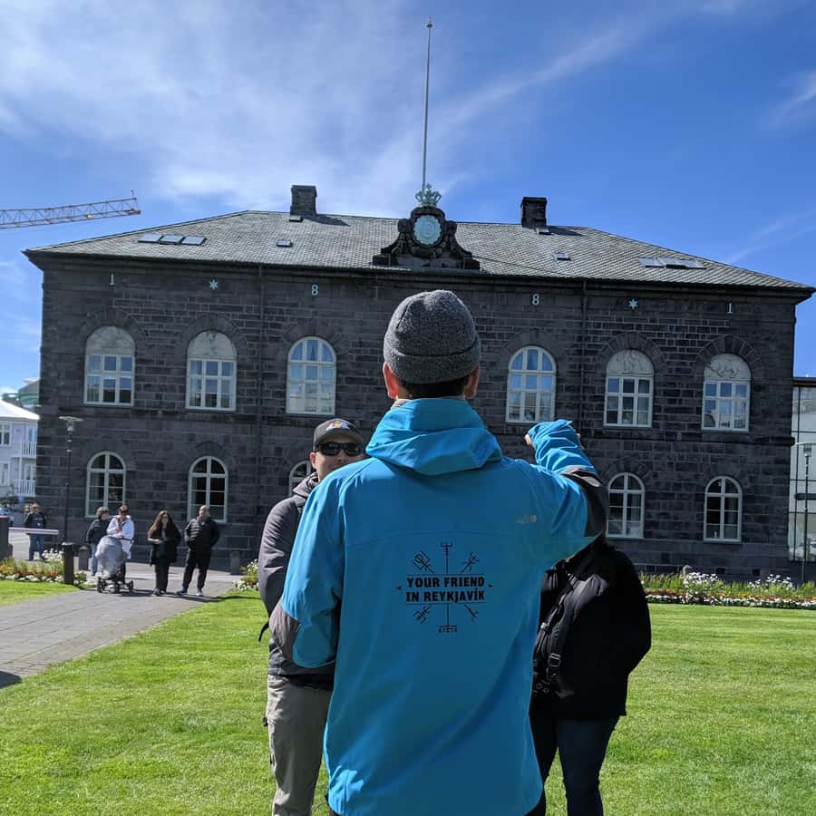 NÚCLEO DE ESTUDOS VIKINGS E ESCANDINAVOS (NEVE): Imaginários sobre a mulher  nórdica (A senhora da Tundra), image size:900x900