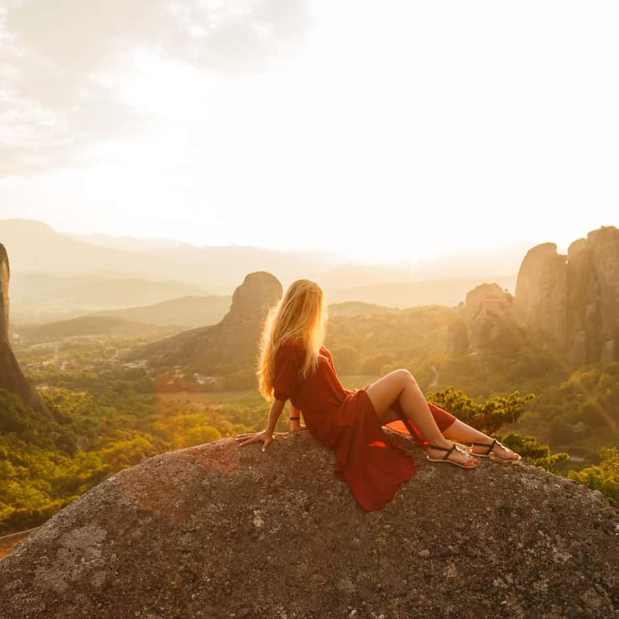 Meteora: Guided Sunset Tour with Monasteries and Caves Visit