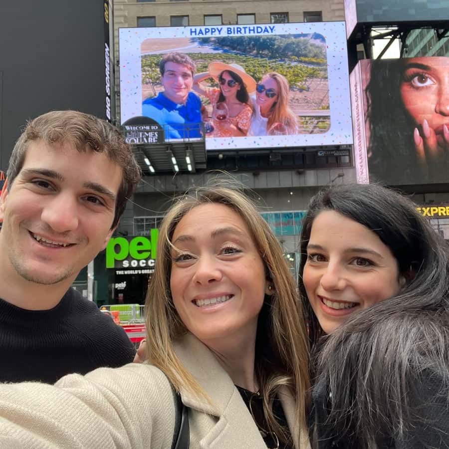 纽约市：在时代广场的广告牌上看到自己，持续24 小时| GetYourGuide