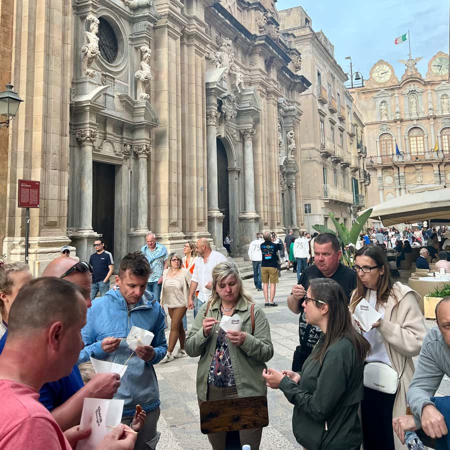 Trapani: Ruta gastronómica de medio día por el casco antiguo con guía local  | GetYourGuide, image size:900x900