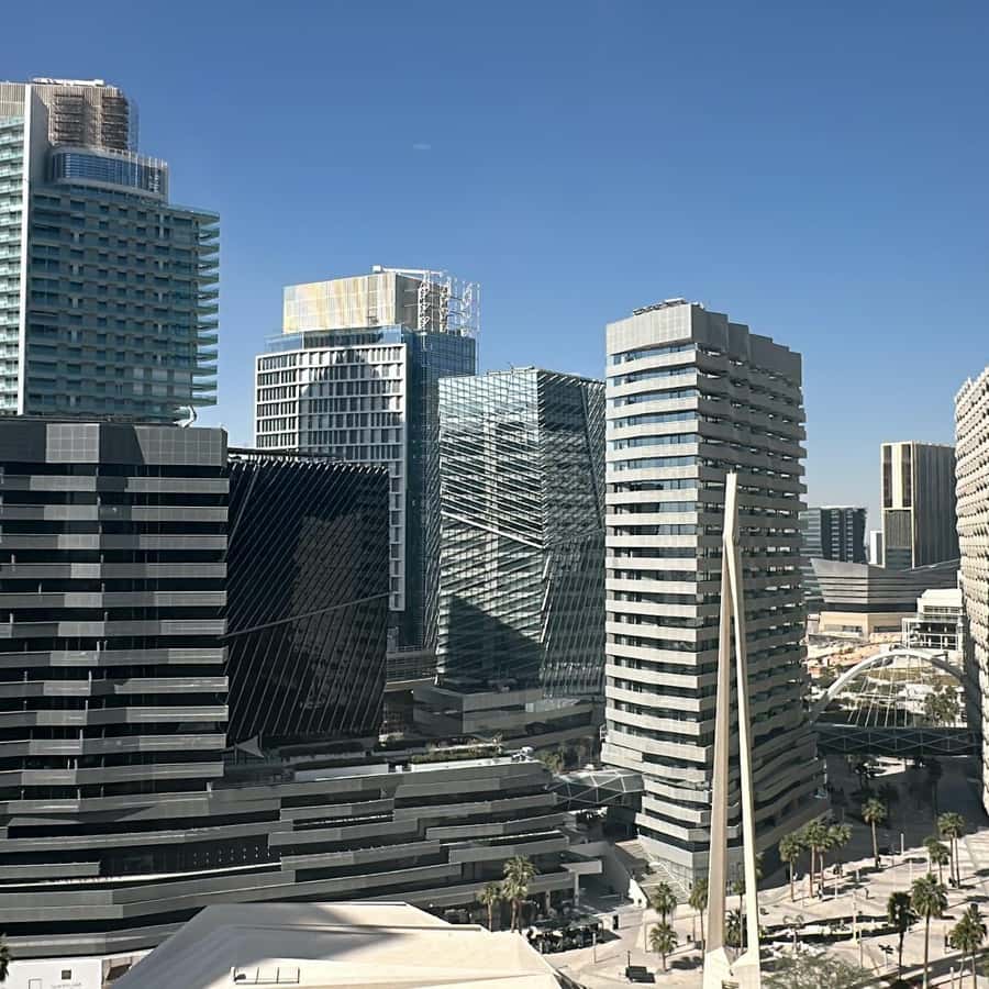 KAFD 建筑奇观，建筑导览之旅。 | GetYourGuide, image size:900x900