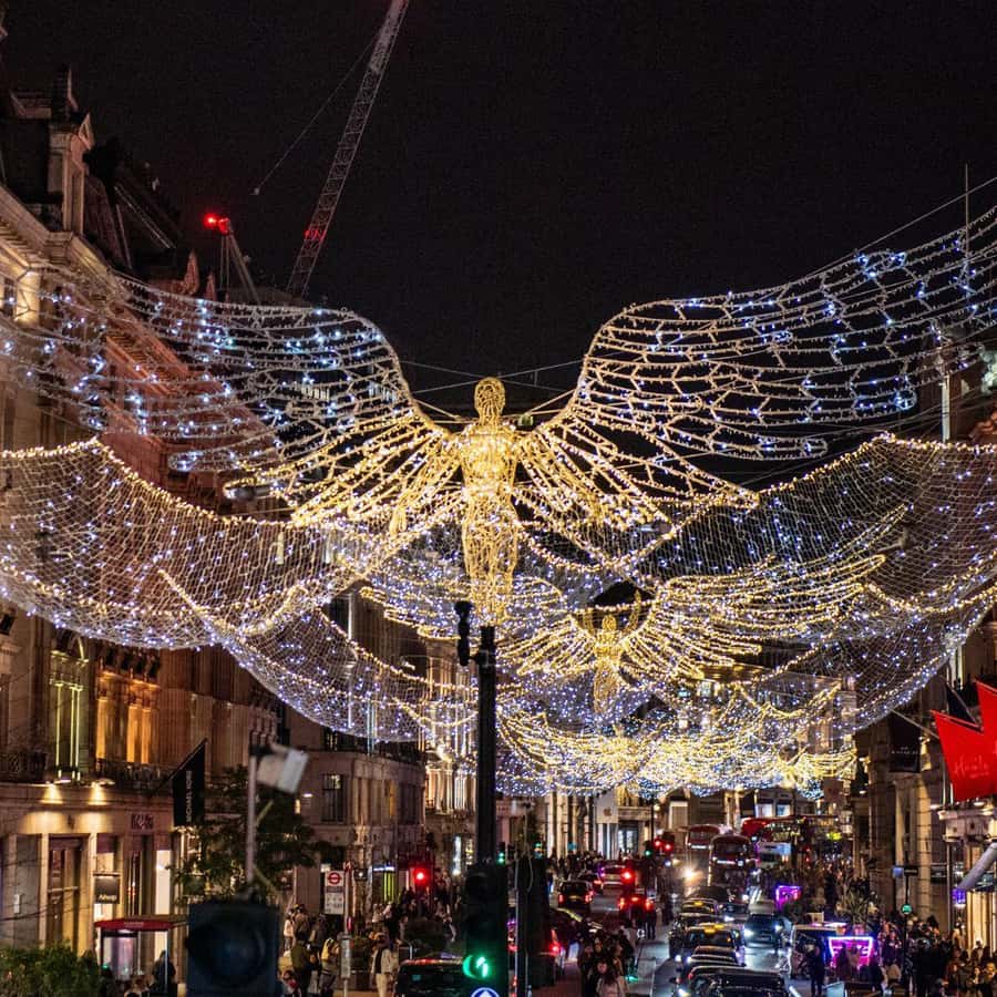 London: Christmas Lights Tour by Vintage Bus | GetYourGuide, image size:900x900