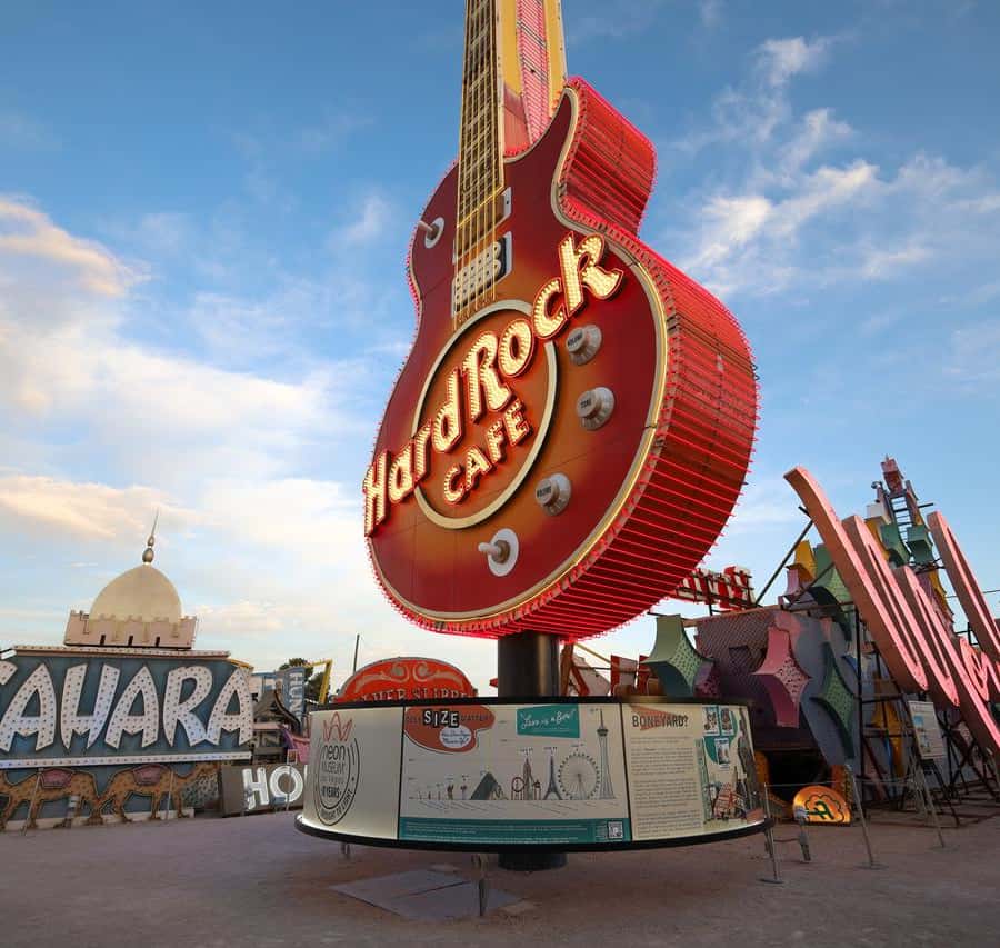 ラスベガス：ネオン博物館のナイト体験とオープントップバスツアーをお