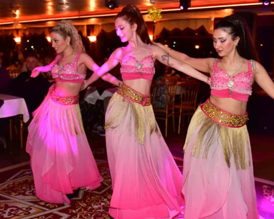 イスタンブール：大晦日ボスポラス海峡クルーズディナー＆パーティー