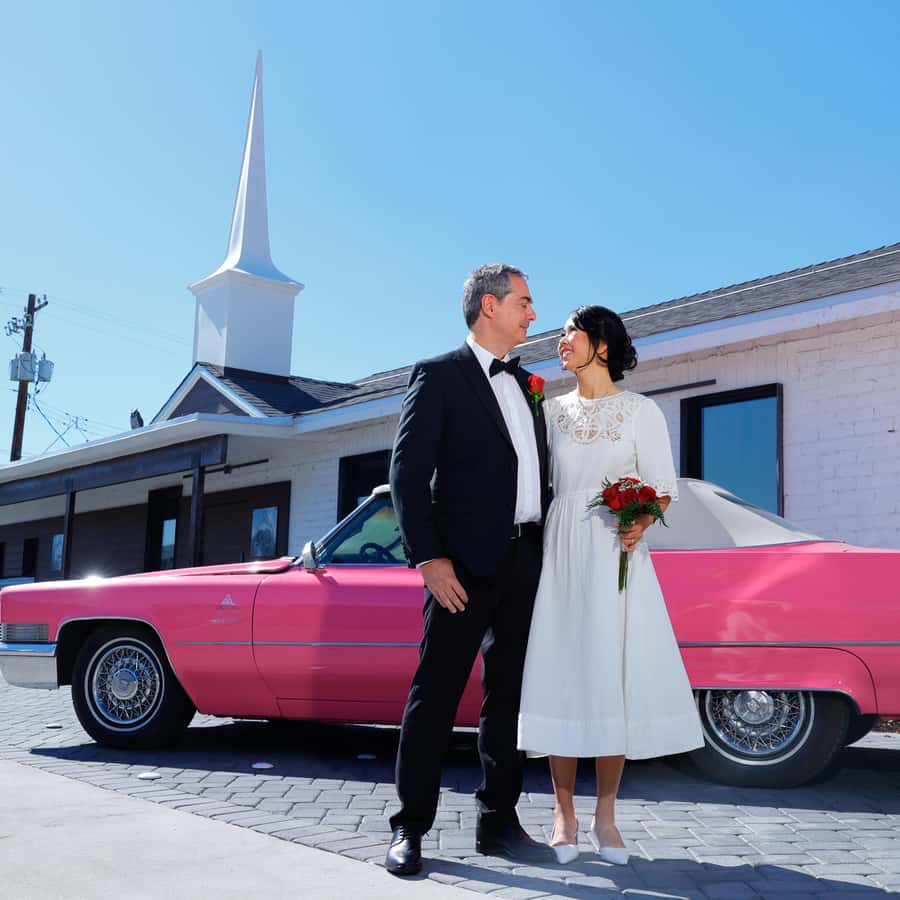 Boda en Las Vegas con transporte en limusina | GetYourGuide, image size:900x900