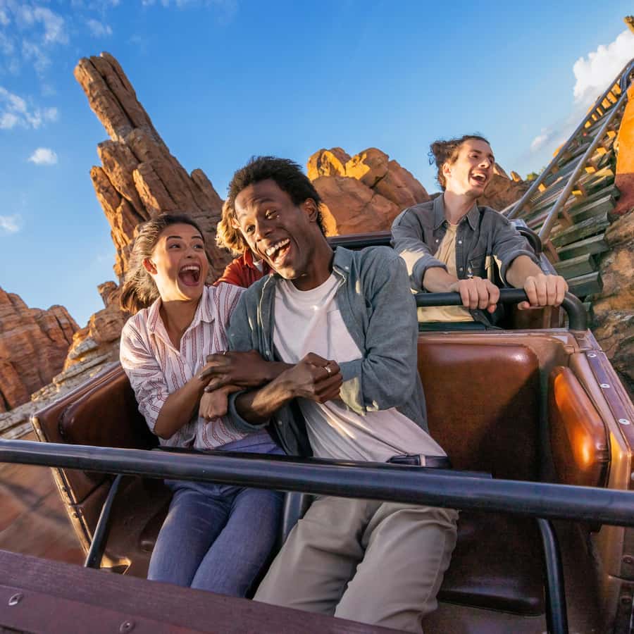 Restaurantes com personagens em Orlando - Roteiro em Orlando, image size:900x900