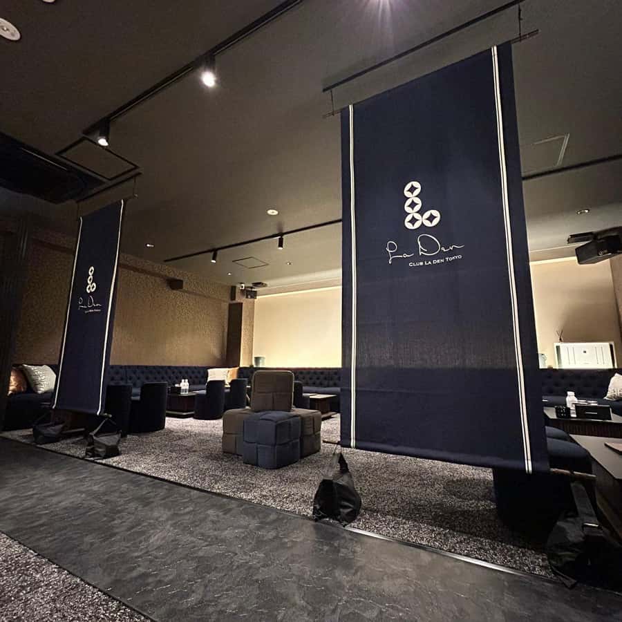 Tokyo: Japanese-style Hostess Bar | GetYourGuide