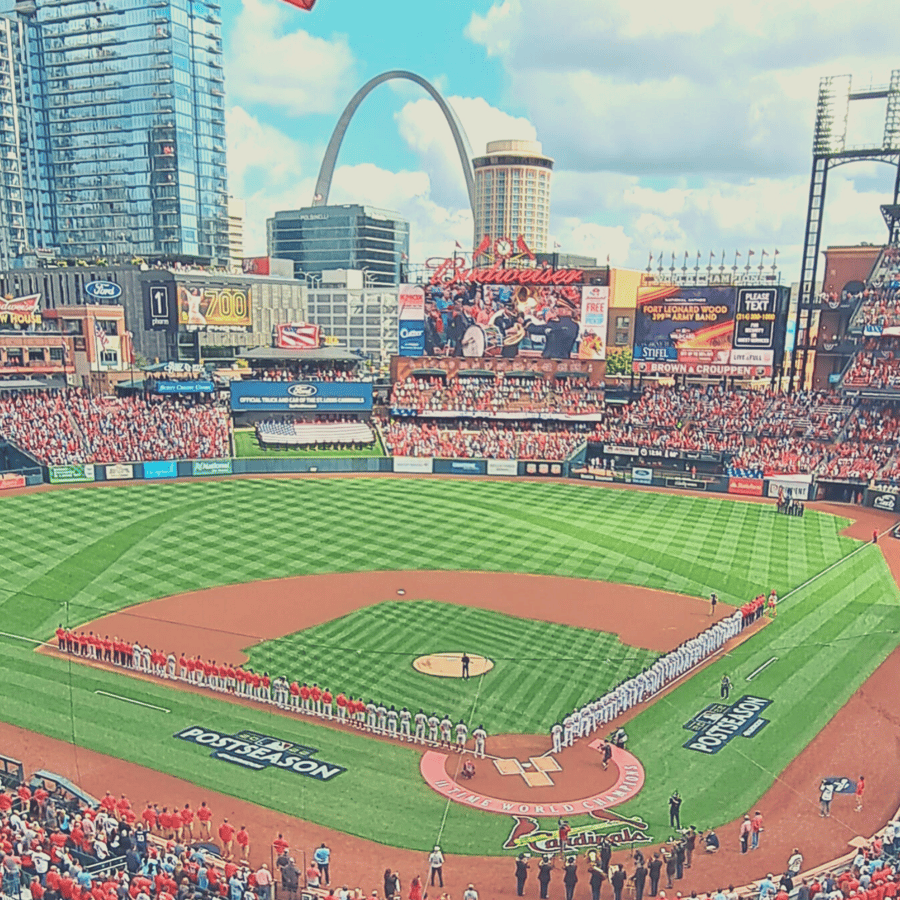 ブッシュ・スタジアムでのセントルイス・カージナルス戦 | GetYourGuide
