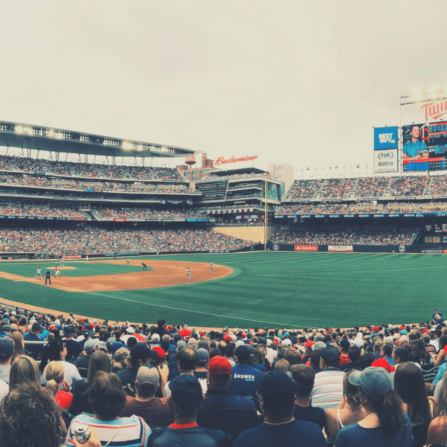ターゲット フィールドでのミネソタ ツインズの野球の試合 | GetYourGuide