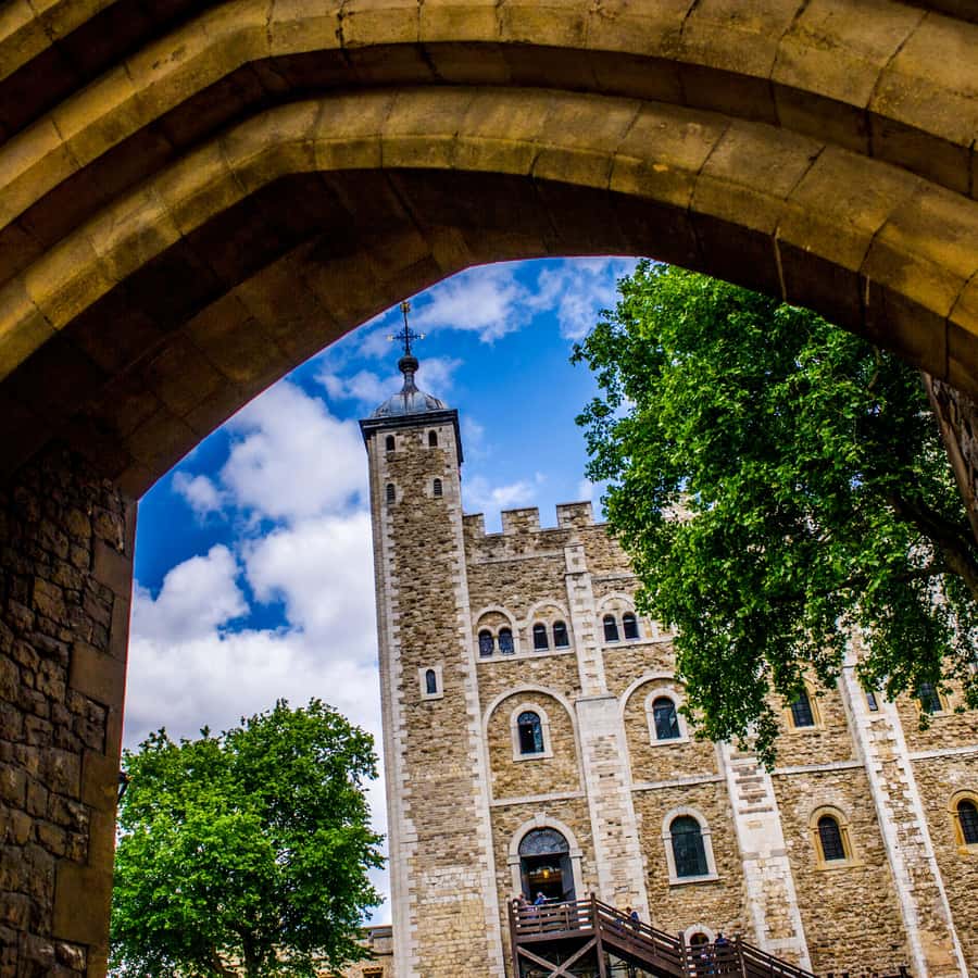 Londres: visita de fácil acesso à Torre de Londres e às Joias da Coroa |  GetYourGuide, image size:900x900