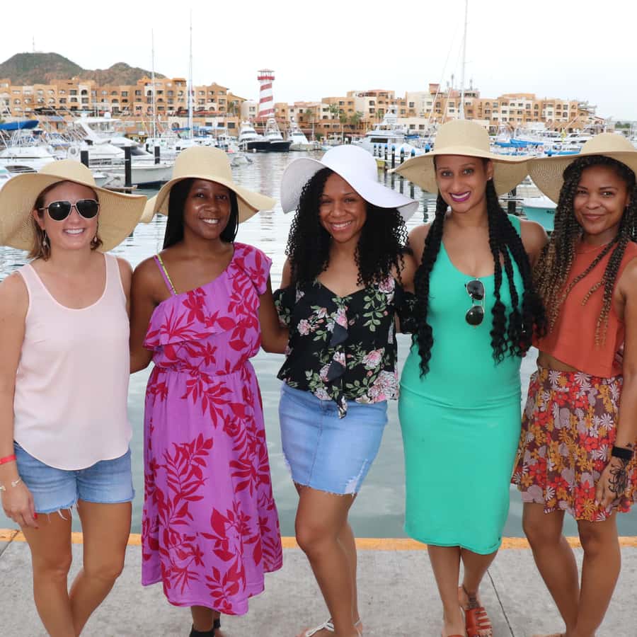 Vestidos de Novia con Hombros Descubiertos | WONA Concept, image size:900x900