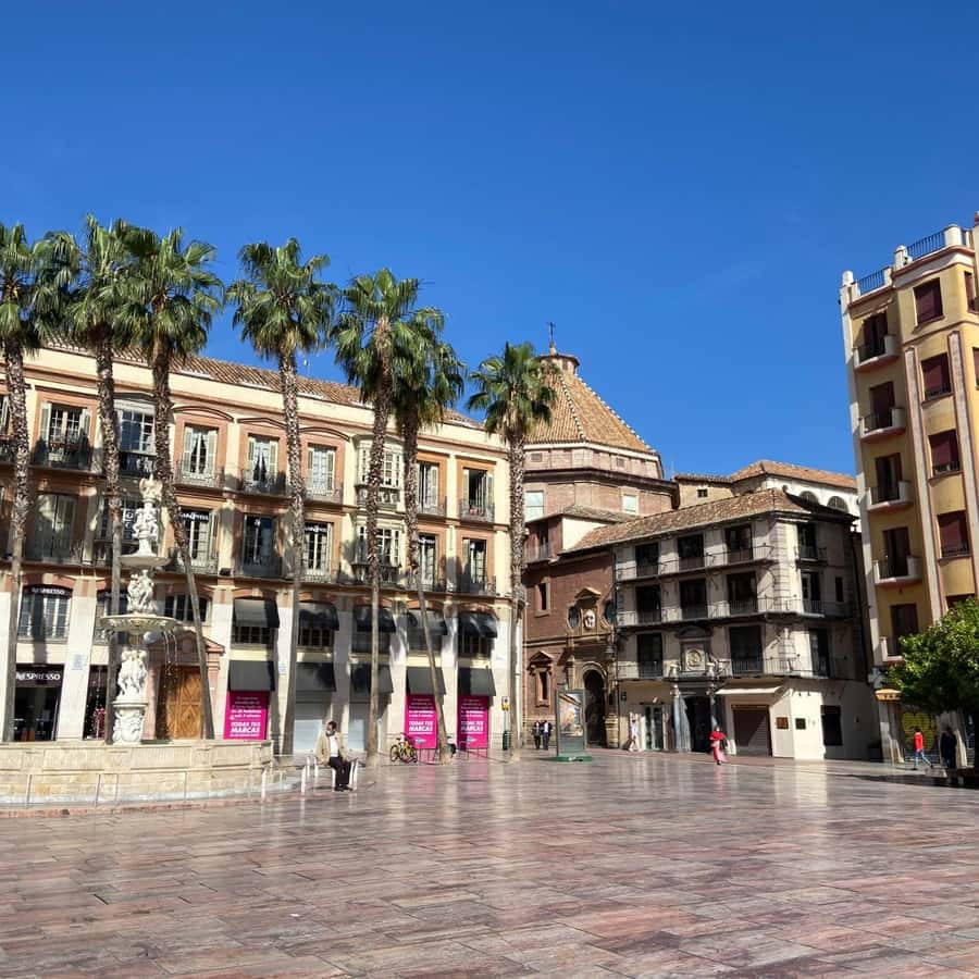 Málaga: Old Town Guided Walking Tour | GetYourGuide, image size:900x900