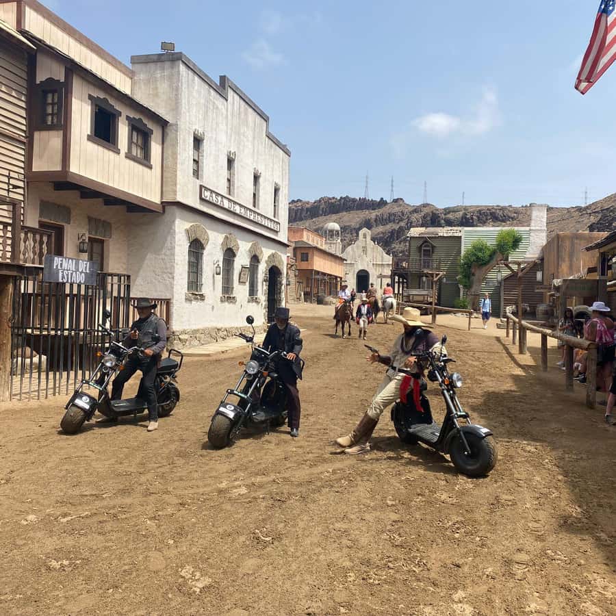 马斯帕洛马斯：电动滑板车或电动自行车游+西部小镇苏福尔斯城| GetYourGuide, image size:900x900