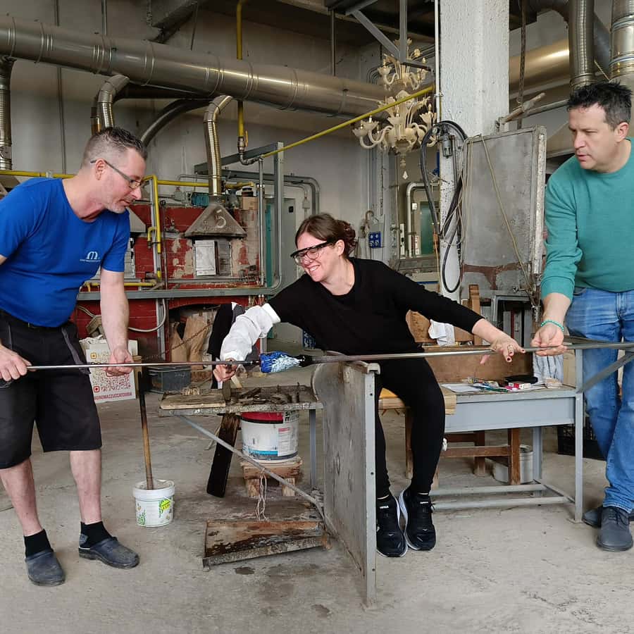 ムラーノ：ガラス職人と一緒にガラス工芸品を作り、お持ち帰りください