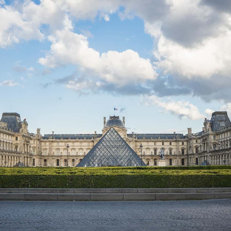 ルーヴル美術館時間指定入場券（オーディオガイド付き | GetYourGuide