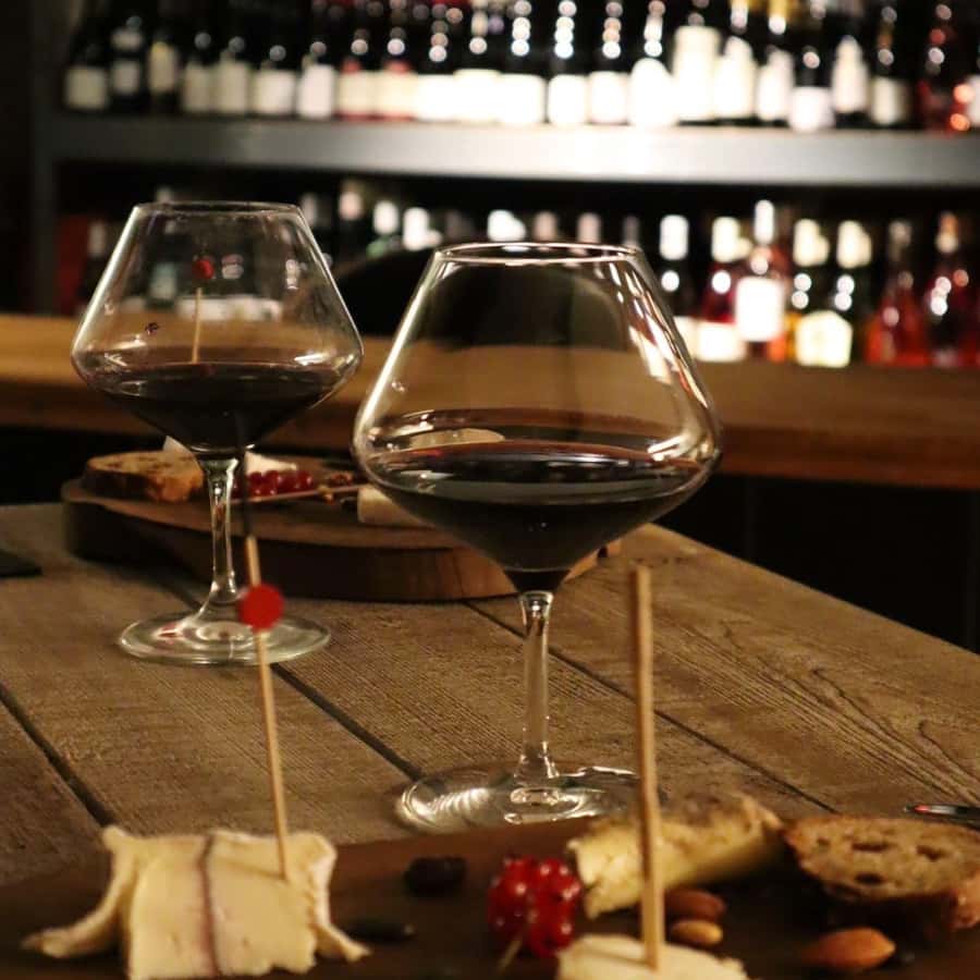 DIJON: Recorrido enológico - 5 vinos y platos de Borgoña | GetYourGuide, image size:900x900