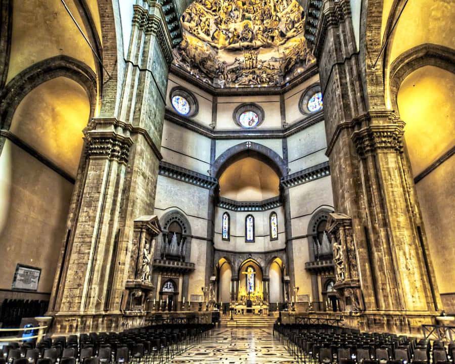 フィレンツェ　猫のいるドゥオーモ フィレンツェの象徴、ドゥオーモ大聖堂ガイド付きツアーをご案内いたし