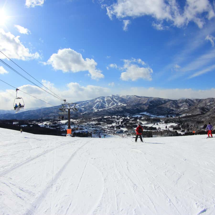 名古屋発：バスで行く日帰りツアー、ひるがの高原スキーリゾート | GetYourGuide
