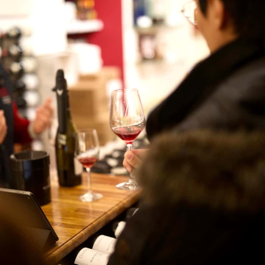 🍷 Masterclass Pinot Noir - Cata de vinos en Dijon 🇫🇷 | GetYourGuide, image size:900x900