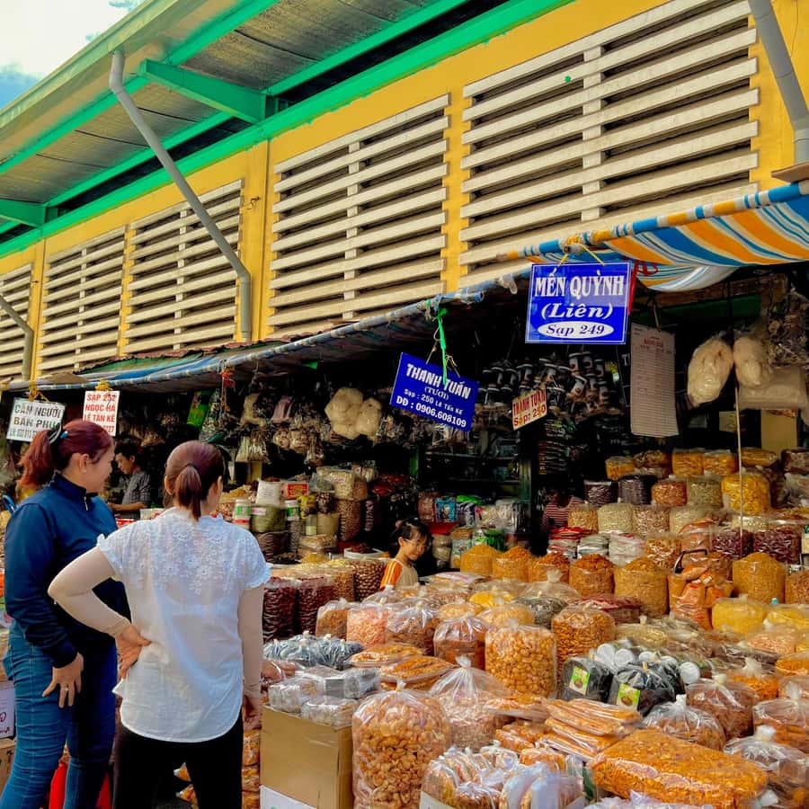 숨겨진 보석 산책: 사이공 광장, 골목 및 응우옌 후에 거리 | GetYourGuide, image size:900x900