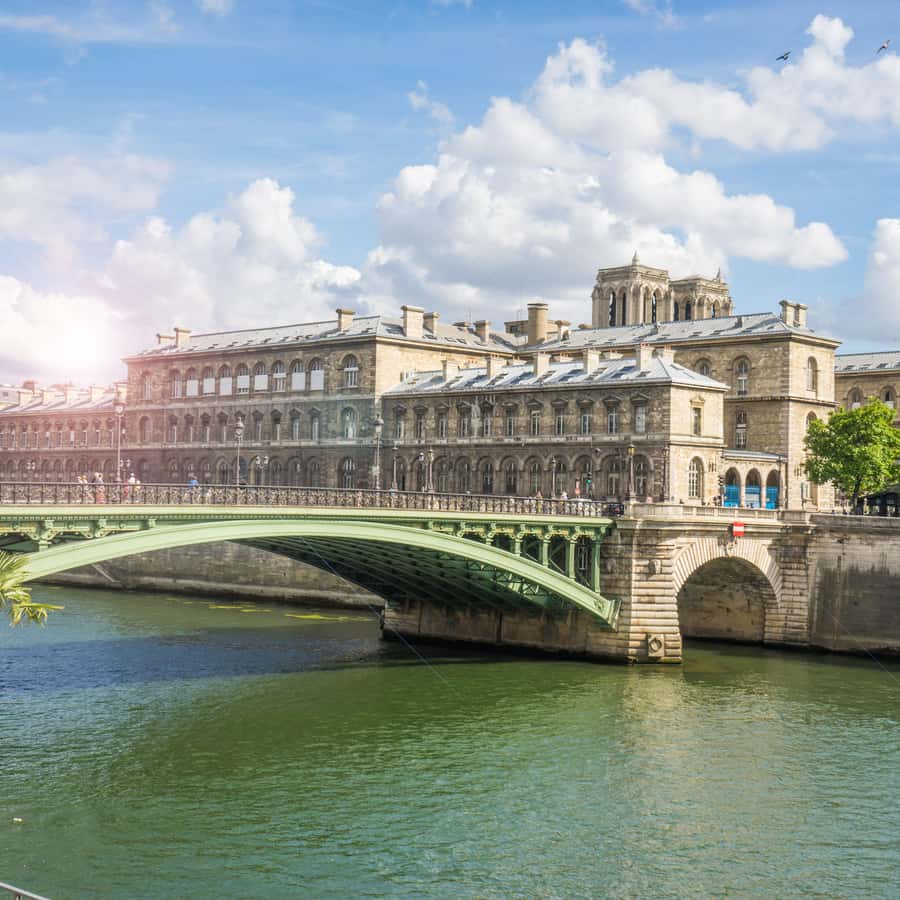 少人数ツアー パリ：シテ島とサン・ルイ島 | GetYourGuide