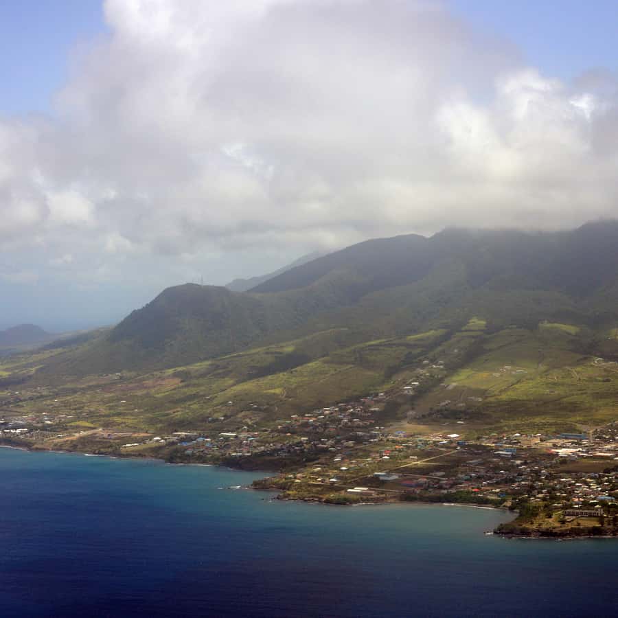 セントクリストファー島：火山ハイキングと観光ツアー | GetYourGuide