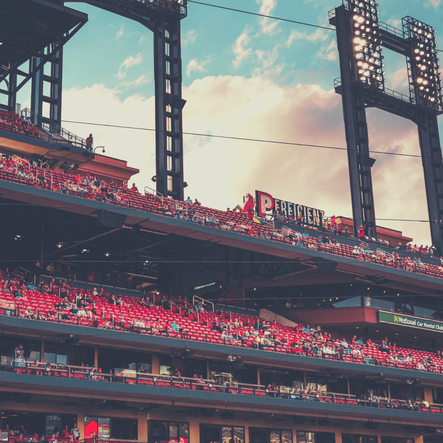 ブッシュ・スタジアムでのセントルイス・カージナルス戦 | GetYourGuide