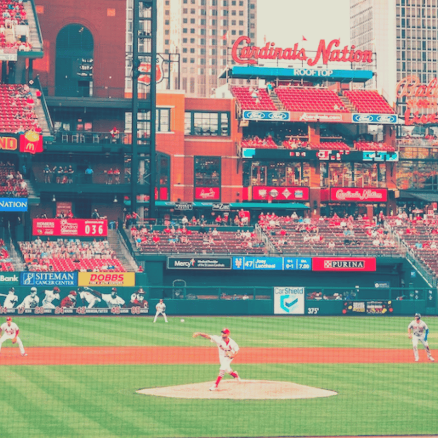 ブッシュ・スタジアムでのセントルイス・カージナルス戦 | GetYourGuide