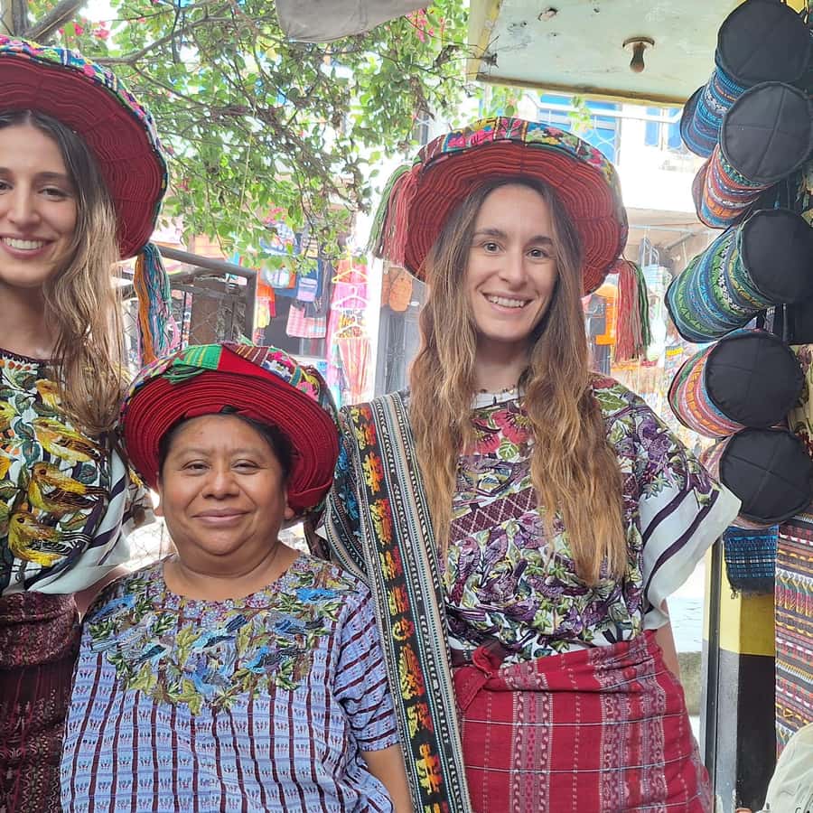 从帕纳哈切尔出发：探索阿蒂特兰湖的玛雅村庄| GetYourGuide, image size:900x900