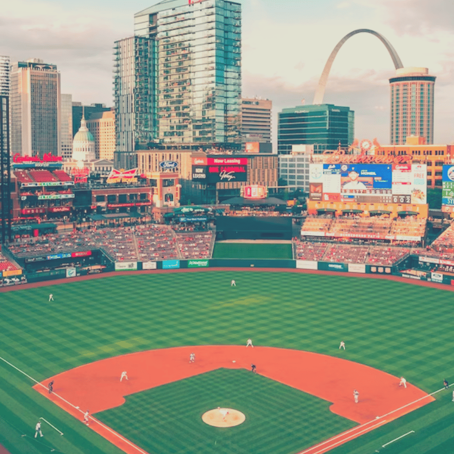 ブッシュ・スタジアムでのセントルイス・カージナルス戦 | GetYourGuide