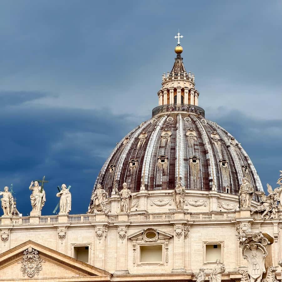 梵蒂冈：圣门、圣彼得大教堂与教皇陵墓之旅| GetYourGuide, image size:900x900