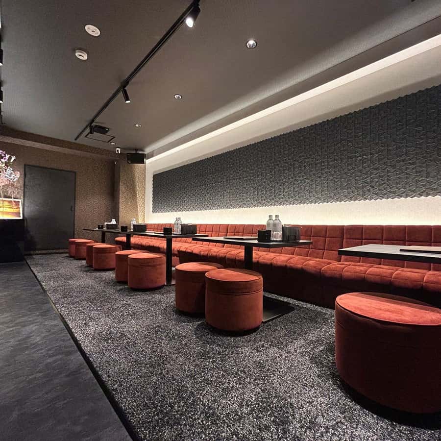 Tokyo: Japanese-style Hostess Bar | GetYourGuide