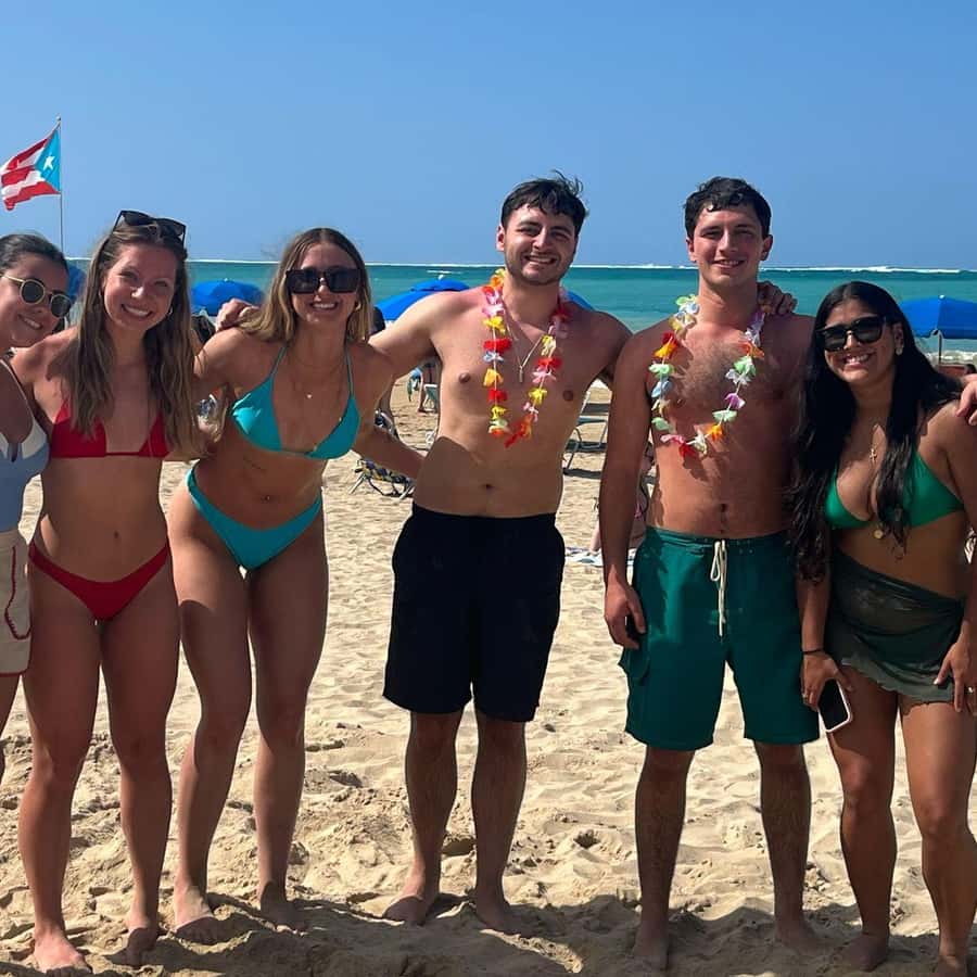 San Juan : boisson Coquito et cours de salsa sur la plage | GetYourGuide, image size:900x900